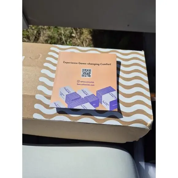 Cushion Lab Deep Sleep Travel Pillow 1 Pack Open Box Travel Pillow Case $95 MSRP - Picture 3 of 9